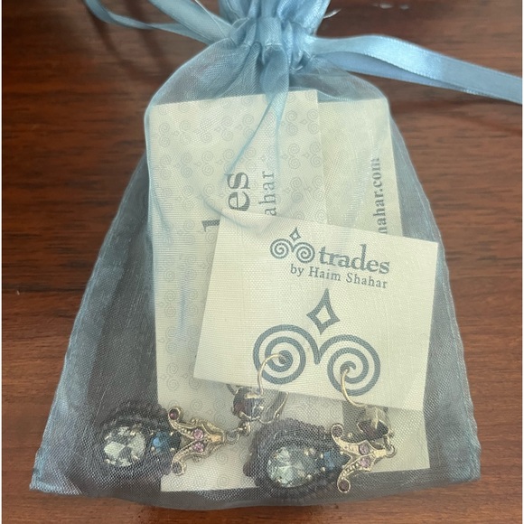 NWT Gorgeous earrings - Picture 6 of 8